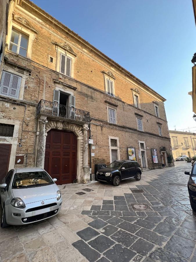 B&B Palazzo Lombardi ルチェーラ エクステリア 写真